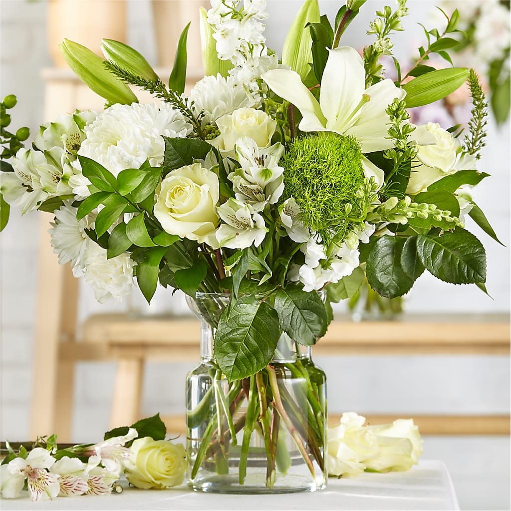 Classic Ivory – A Florist Original – DIANA'S FLOWERS, Oak Hills CA