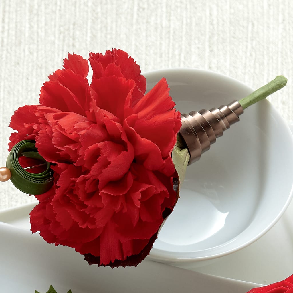 Red Carnation Boutonniere – DIANA'S FLOWERS, Oak Hills CA