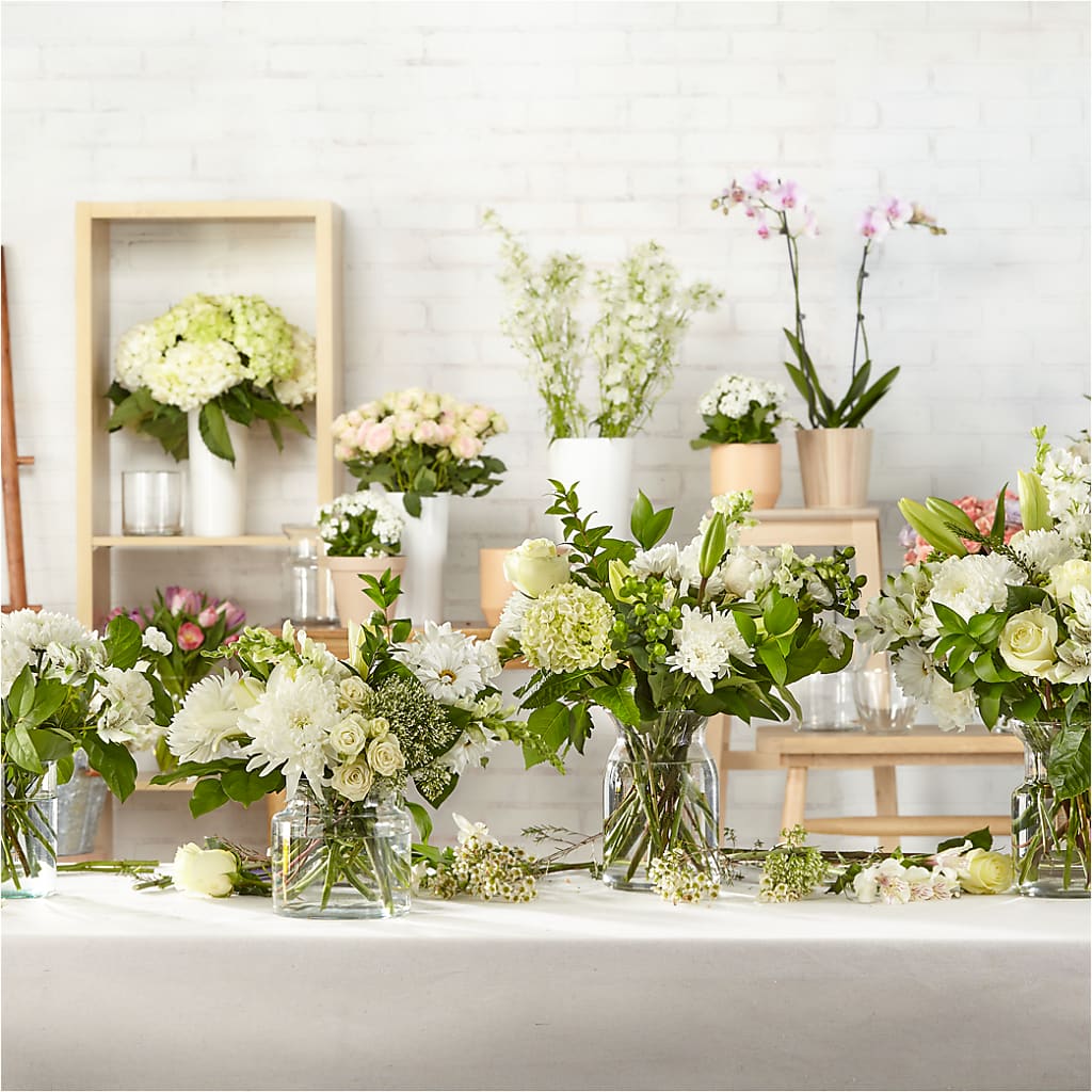 Classic Ivory – A Florist Original – DIANA'S FLOWERS, Oak Hills CA