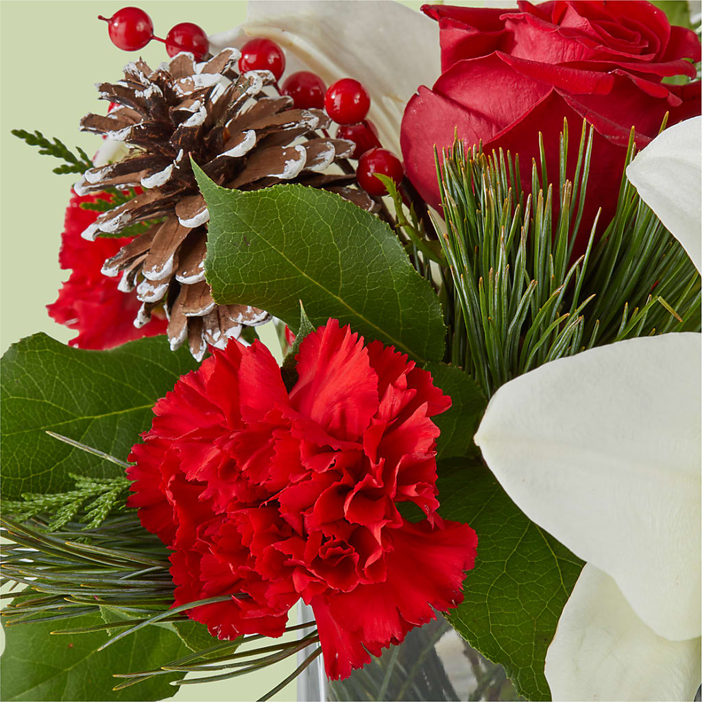 Glistening Icicles Bouquet – DIANA'S FLOWERS, Oak Hills CA