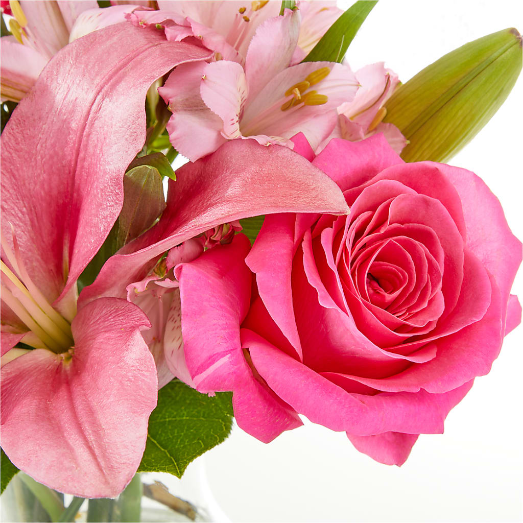 Lots of Love Bouquet – DIANA'S FLOWERS, Oak Hills CA
