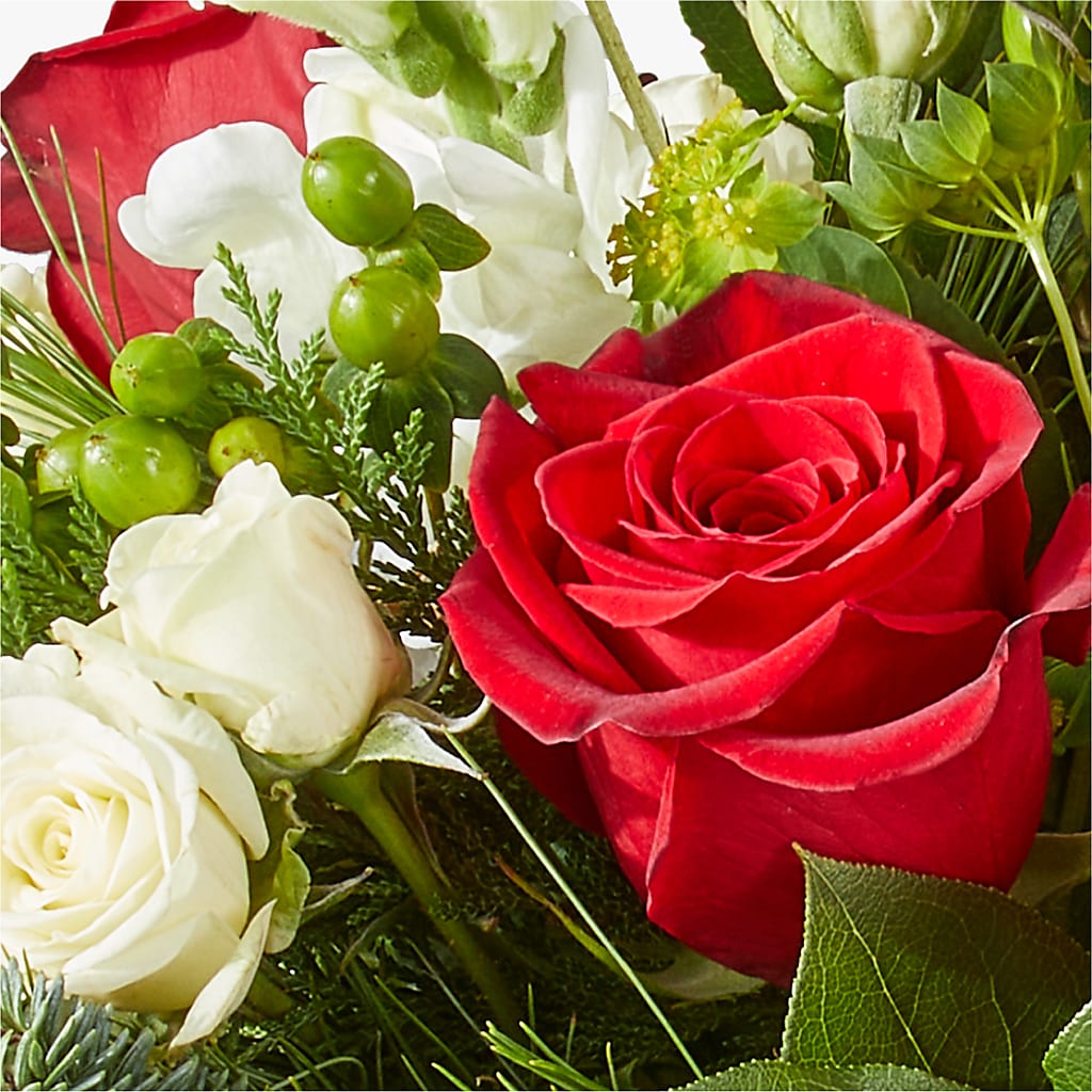 Deck the Halls Bouquet – DIANA'S FLOWERS, Oak Hills CA